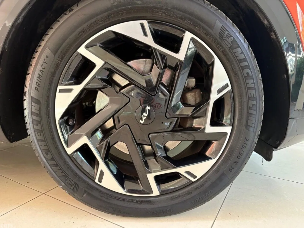 Kia Sportage MPV, Diesel, 2022, Orange
