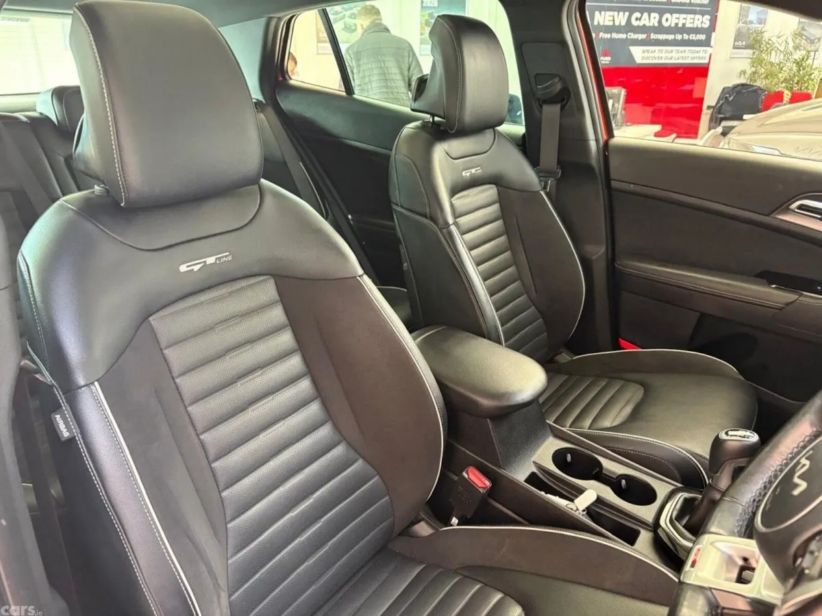 Kia Sportage MPV, Diesel, 2022, Orange