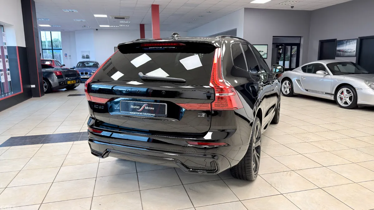 Volvo XC60 SUV, Petrol Hybrid, 2024, Black