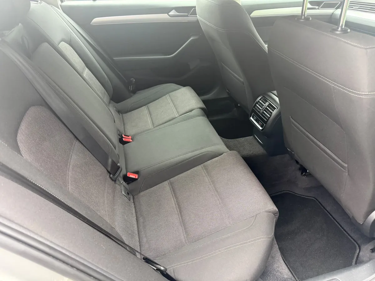 Volkswagen Passat Estate, Diesel, 2015, Silver