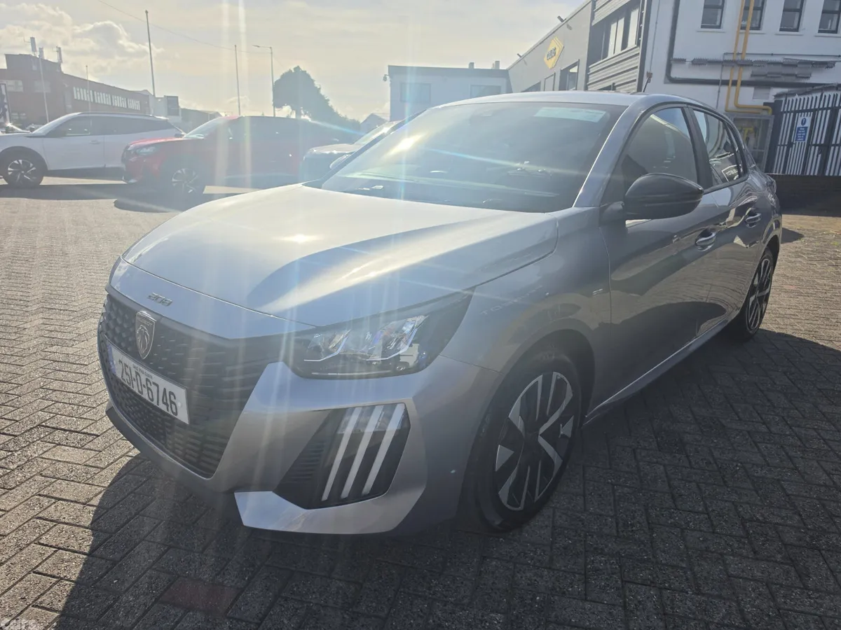 Peugeot 208 Hatchback, Petrol, 2025, Grey