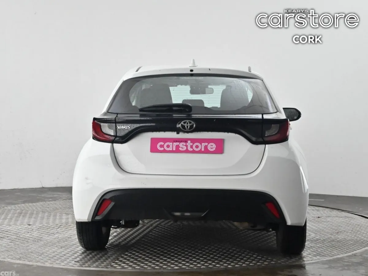 Toyota Yaris Hatchback, Petrol, 2024, White