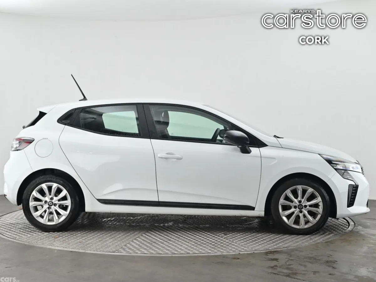 Renault Clio Hatchback, Petrol, 2024, White