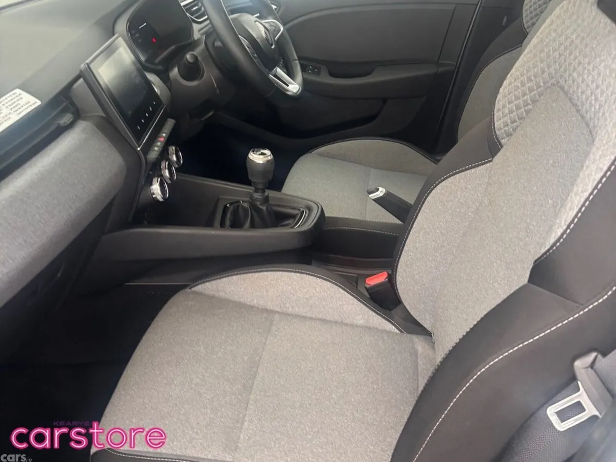 Renault Clio Hatchback, Petrol, 2024, White