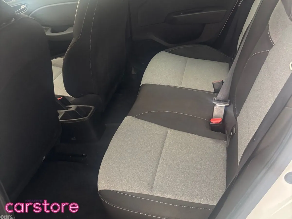 Renault Clio Hatchback, Petrol, 2024, White