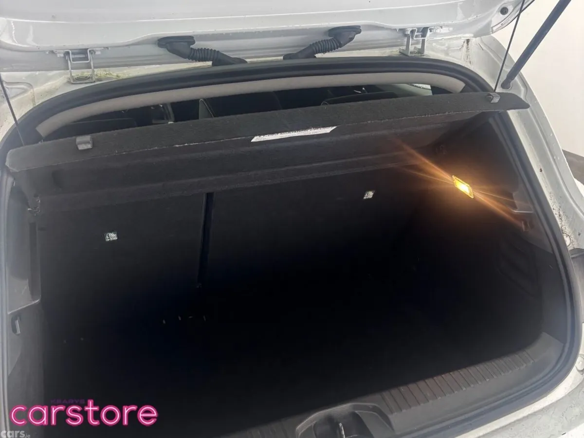 Renault Clio Hatchback, Petrol, 2024, White