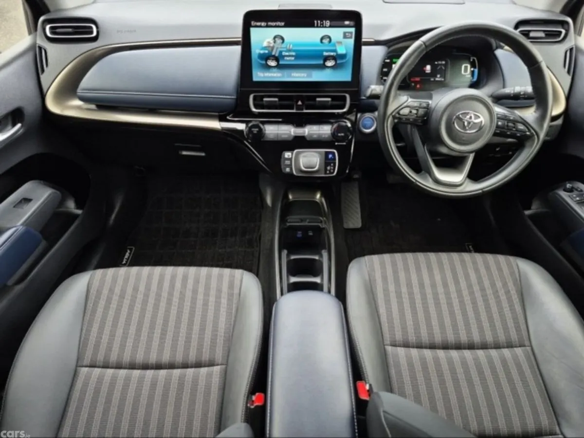 Toyota Aqua Hatchback, Petrol Hybrid, 2022, Blue