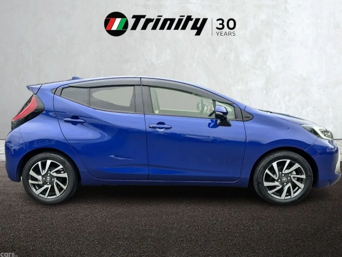 Toyota Aqua Hatchback, Petrol Hybrid, 2022, Blue