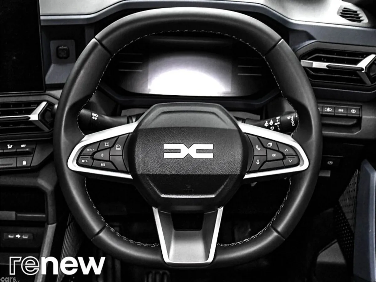 Dacia Duster SUV, Petrol Hybrid, 2025, White