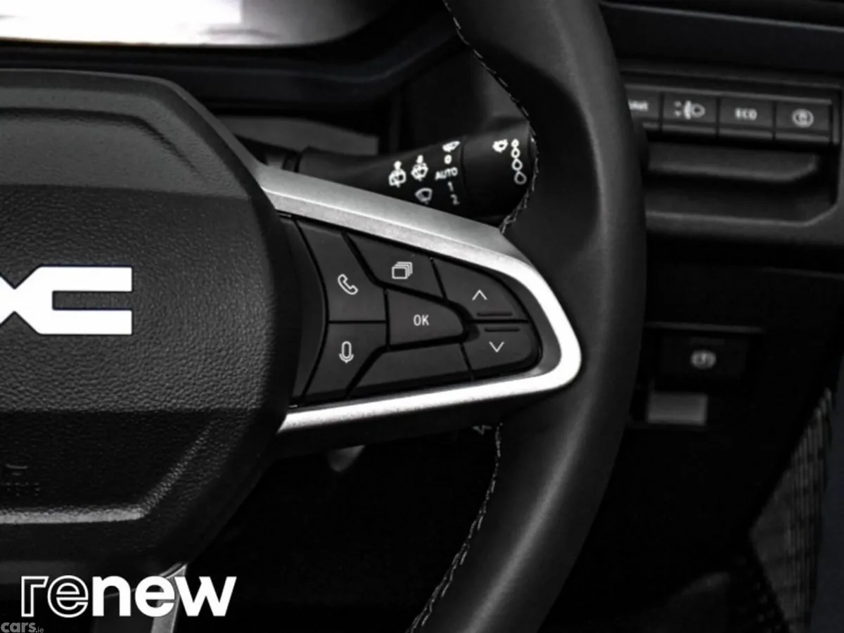 Dacia Duster SUV, Petrol Hybrid, 2025, White