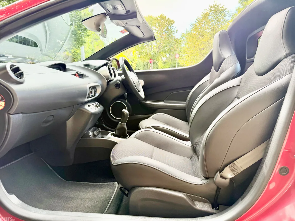 Renault Wind Convertible, Petrol, 2011, Red