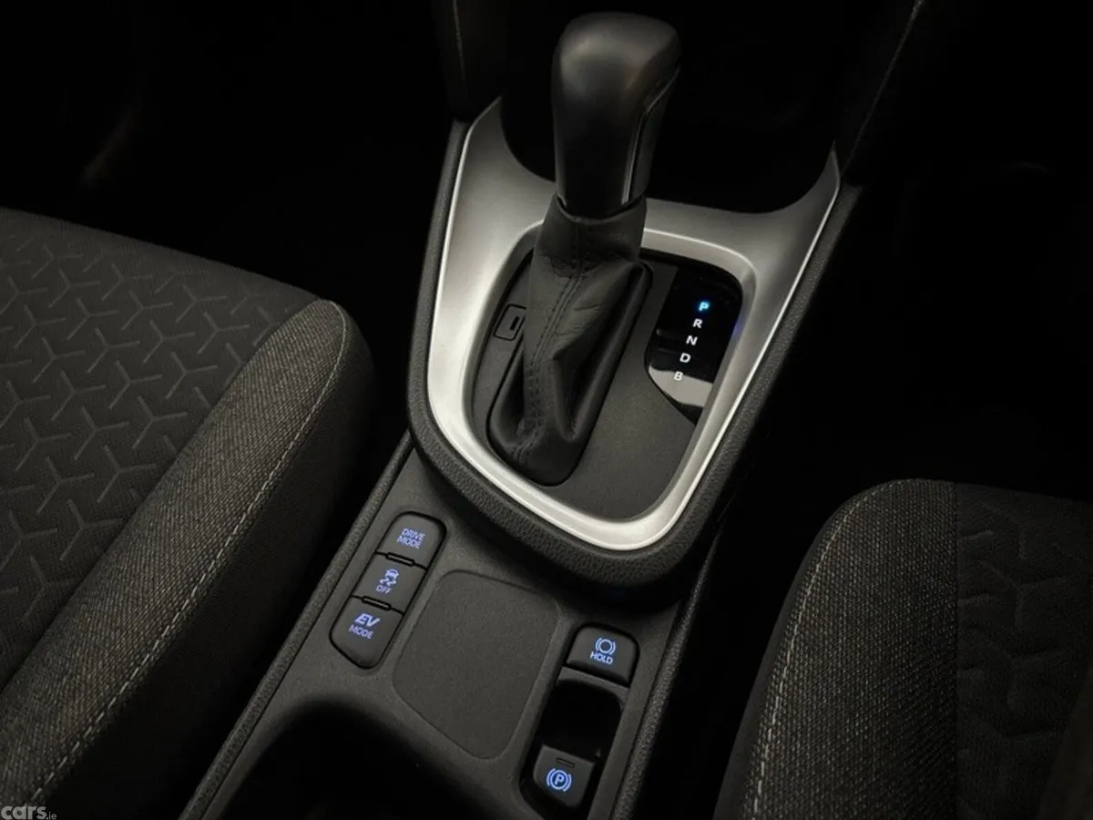 Toyota Yaris Cross Hatchback, Petrol Hybrid, 2023, Black