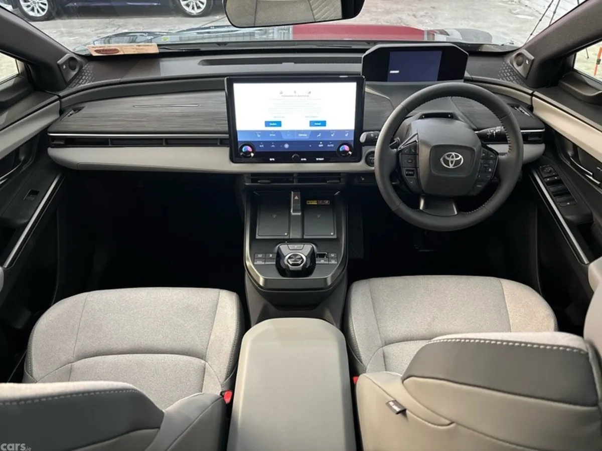 Toyota C-HR Estate, Electric, 2026, Green