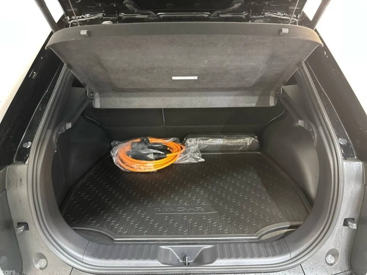 Toyota C-HR Estate, Electric, 2026, Green