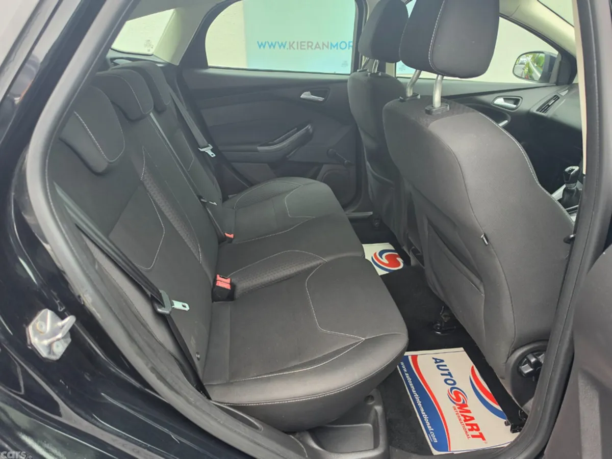 Ford Focus Hatchback, Petrol, 2015, Black