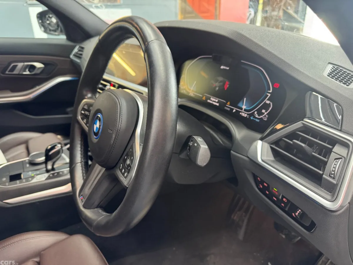 BMW 3-Series Saloon, Petrol Plug-in Hybrid, 2022, White