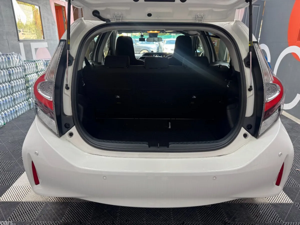 Toyota Aqua Hatchback, Petrol Hybrid, 2021, White