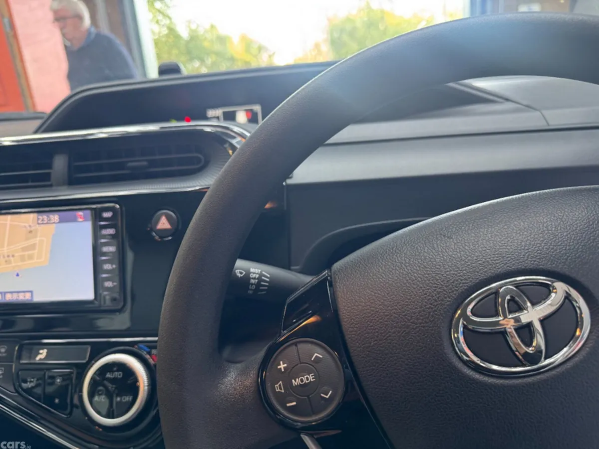 Toyota Aqua Hatchback, Petrol Hybrid, 2021, White