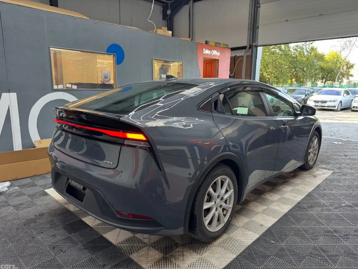 Toyota Prius Saloon, Petrol, 2024, Grey