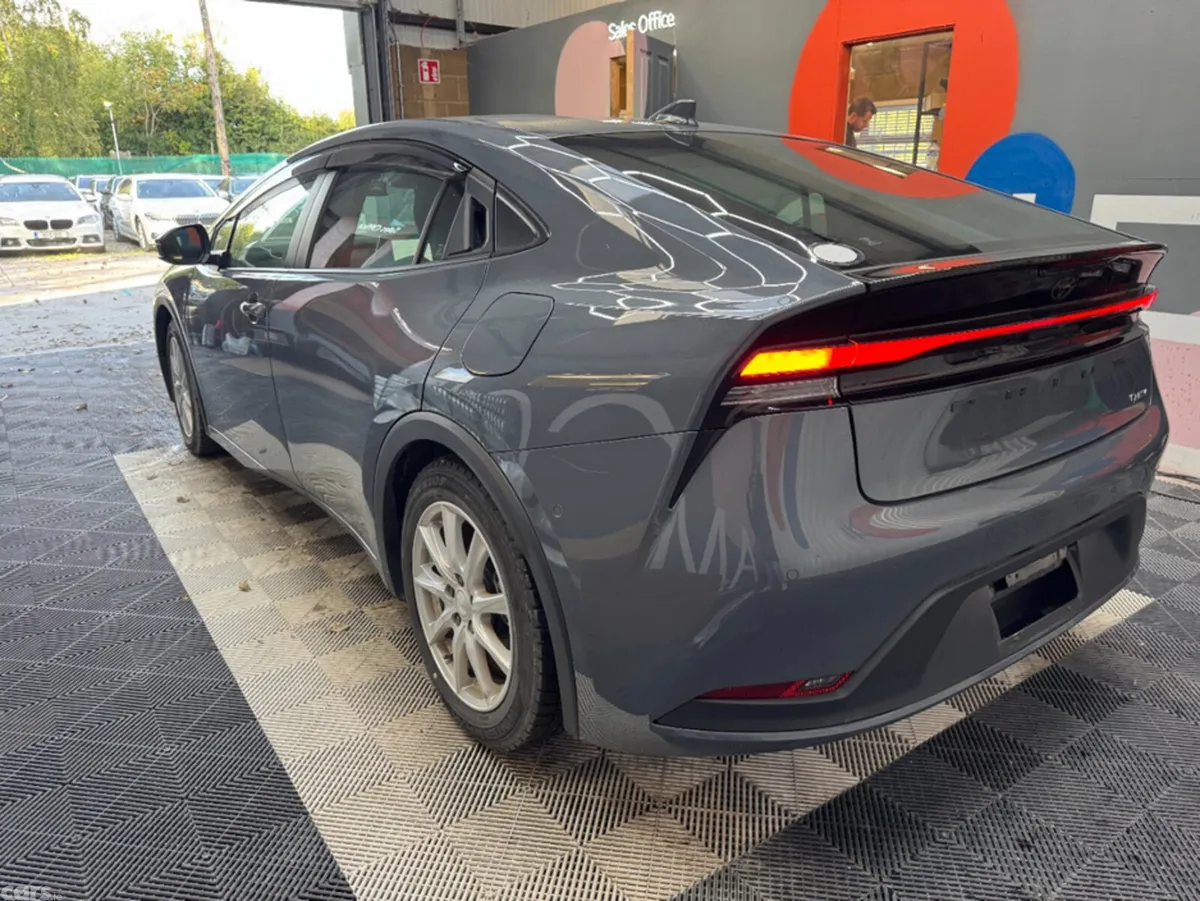 Toyota Prius Saloon, Petrol, 2024, Grey