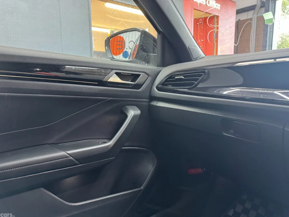 Volkswagen T-Roc SUV, Diesel, 2024, White