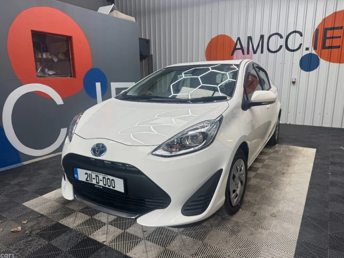 Toyota Aqua Hatchback, Petrol Hybrid, 2021, White