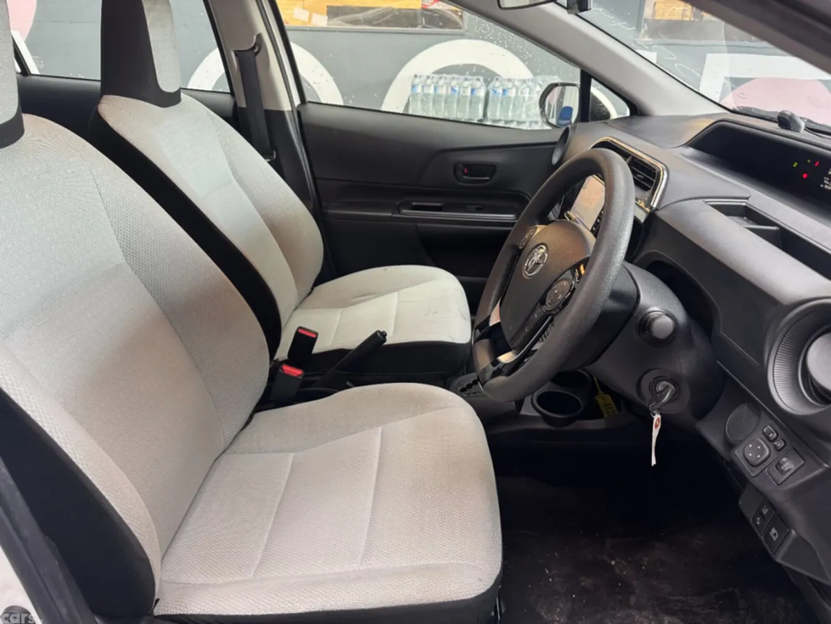 Toyota Aqua Hatchback, Petrol Hybrid, 2021, White