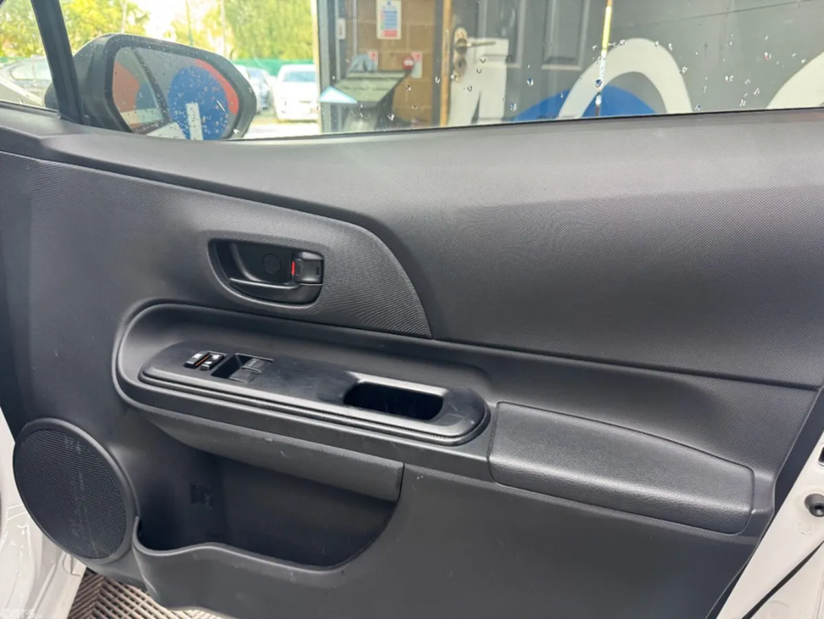 Toyota Aqua Hatchback, Petrol Hybrid, 2021, White