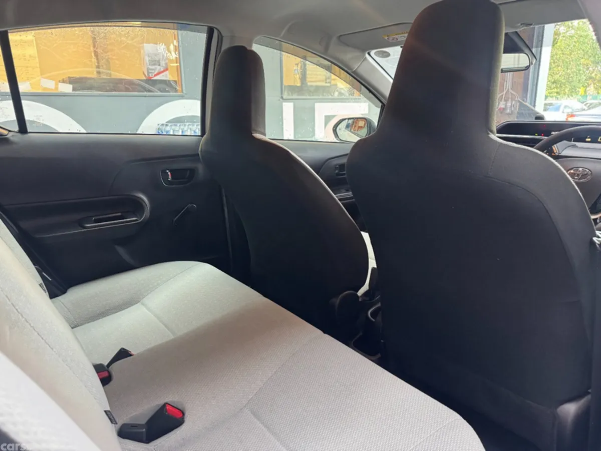 Toyota Aqua Hatchback, Petrol Hybrid, 2021, White