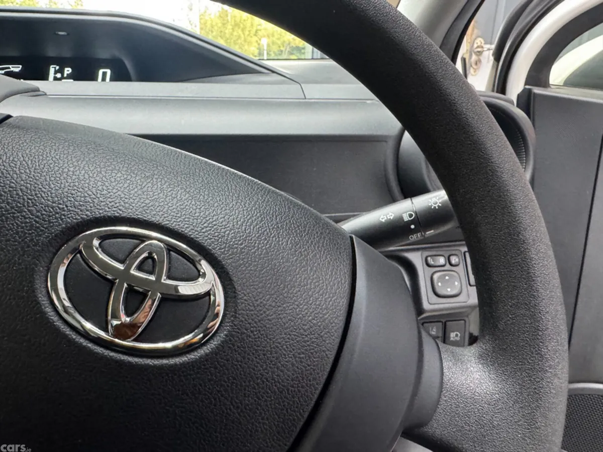 Toyota Aqua Hatchback, Petrol Hybrid, 2021, White