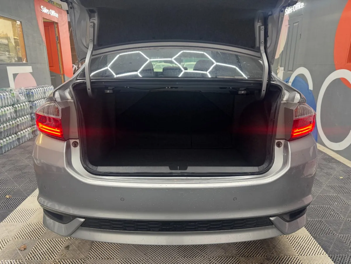 Honda Grace Saloon, Petrol Hybrid, 2020, Silver