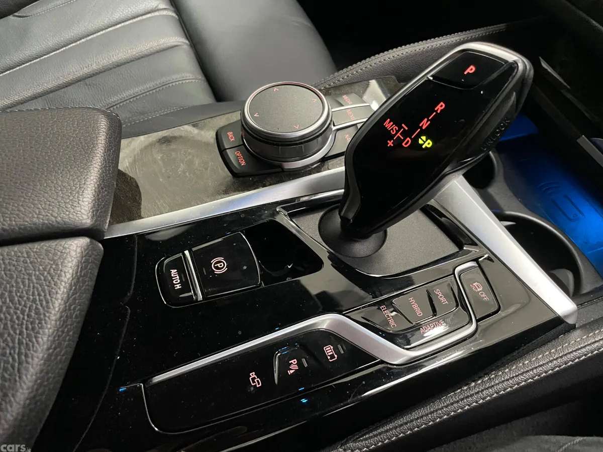 BMW 5-Series Saloon, Petrol Plug-in Hybrid, 2021, White