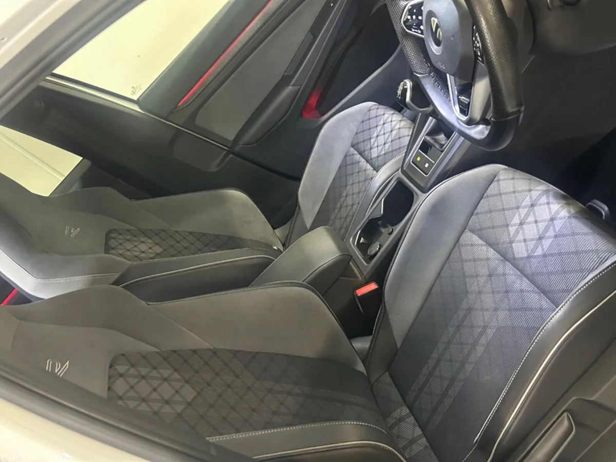 Volkswagen Golf Hatchback, Diesel, 2022, White