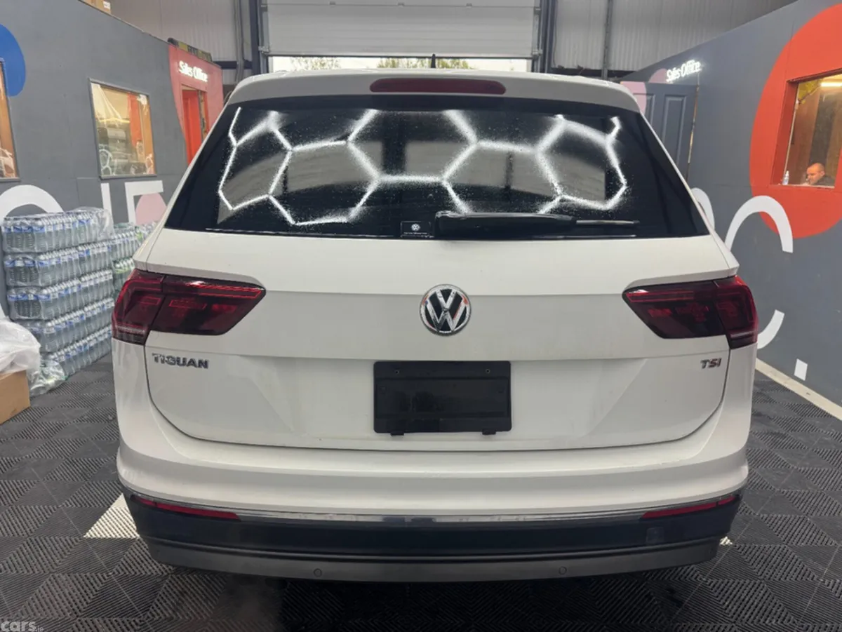 Volkswagen Tiguan SUV, Petrol, 2017, White