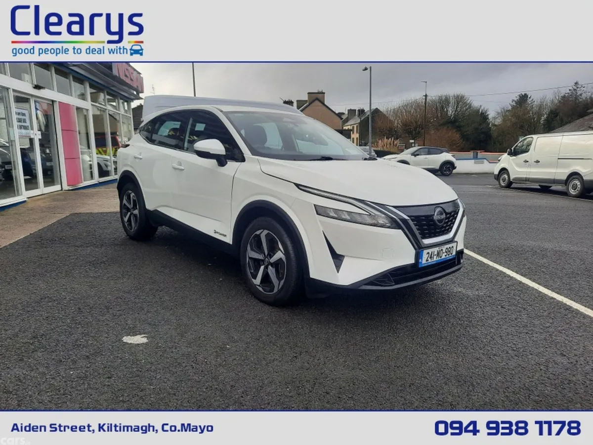 Nissan Qashqai MPV, Petrol, 2024, White