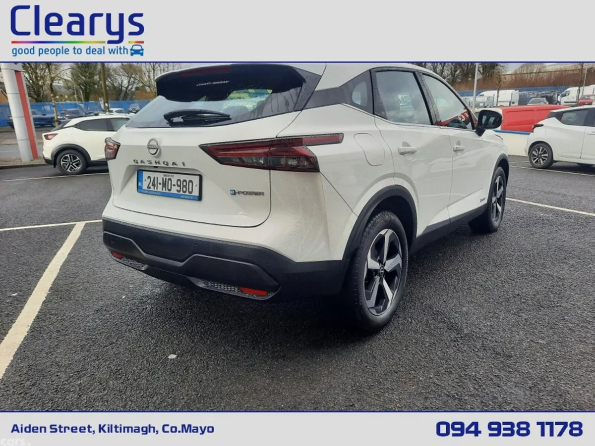 Nissan Qashqai MPV, Petrol, 2024, White