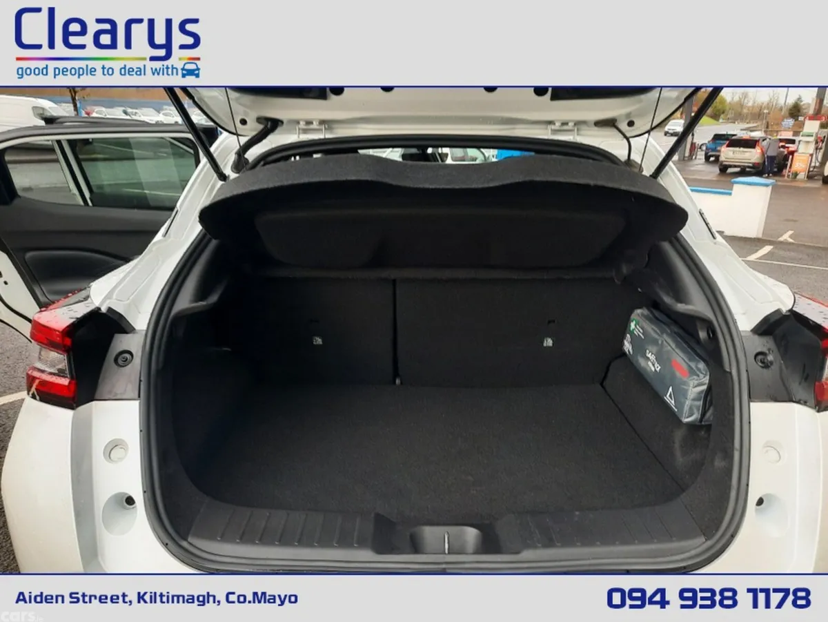 Nissan Juke MPV, Petrol Hybrid, 2025, White