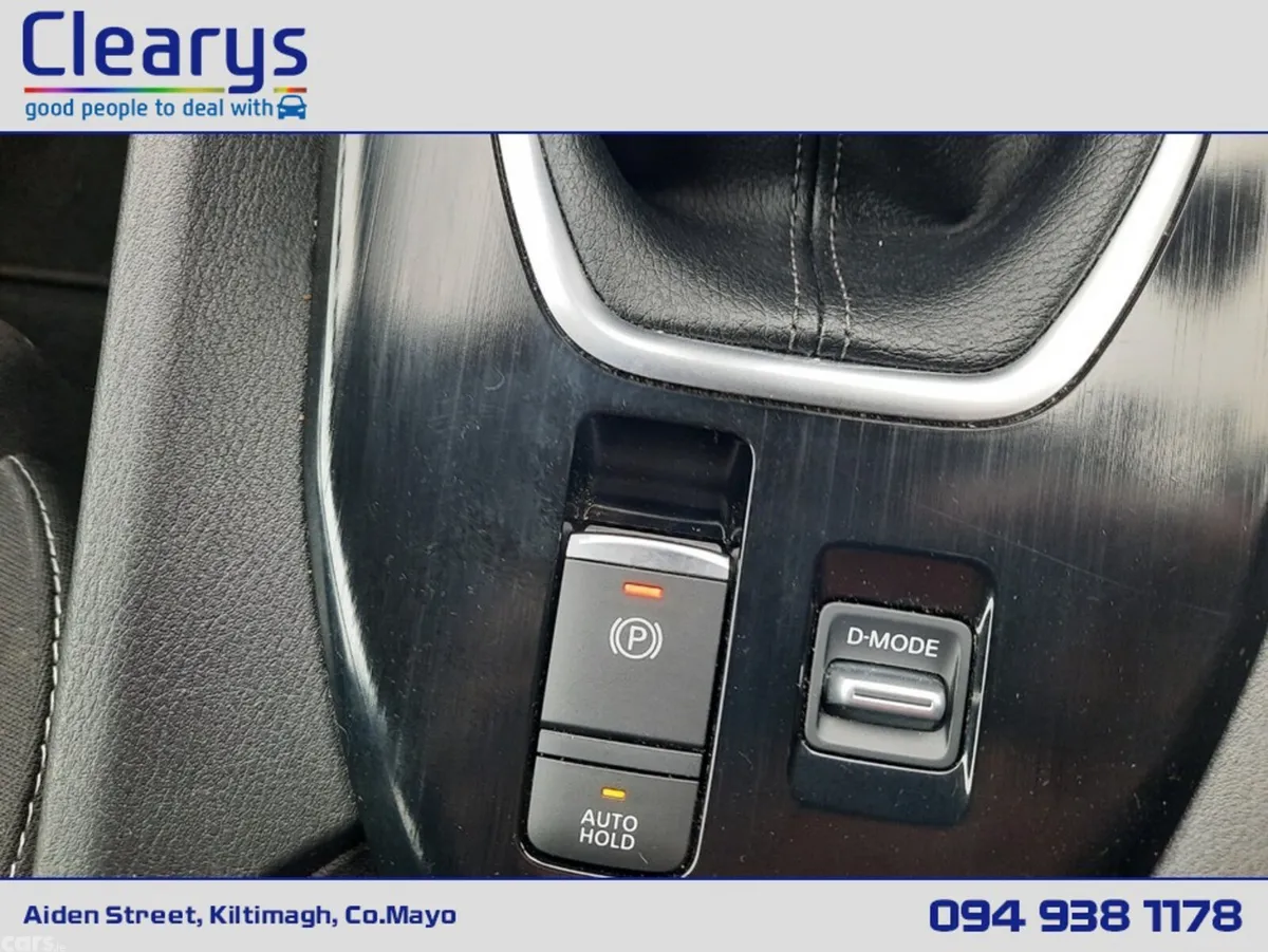 Nissan Qashqai MPV, Petrol Hybrid, 2022, Red