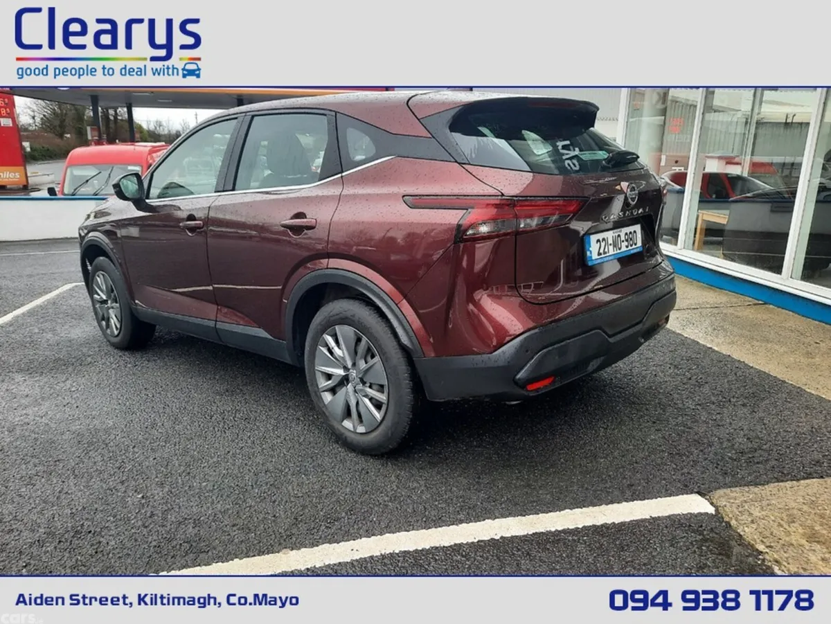 Nissan Qashqai MPV, Petrol Hybrid, 2022, Red