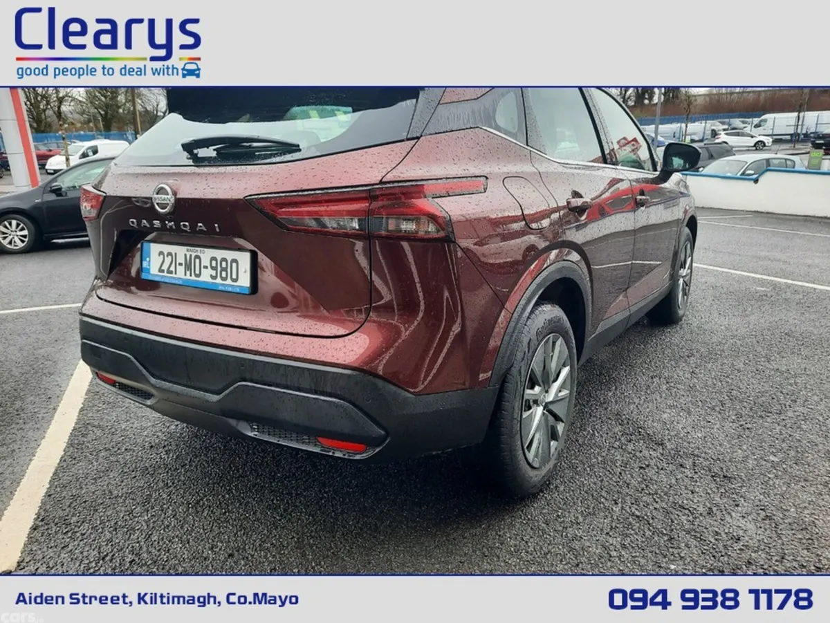 Nissan Qashqai MPV, Petrol Hybrid, 2022, Red