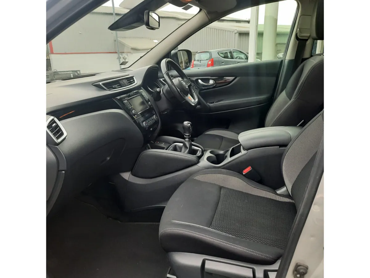 Nissan Qashqai MPV, Diesel, 2020, Grey