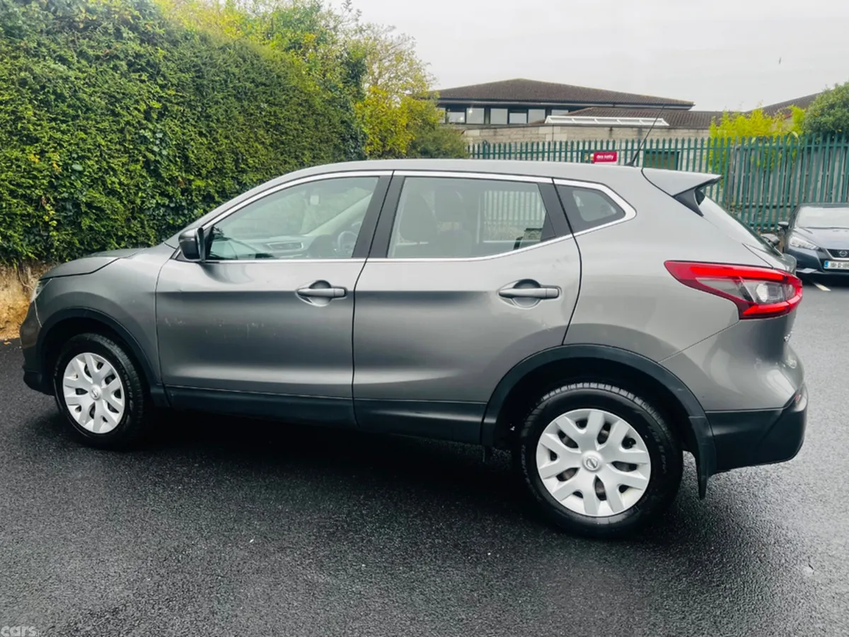 Nissan Qashqai MPV, Petrol, 2018, Grey
