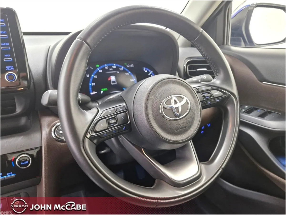 Toyota Yaris Cross Hatchback, Petrol Hybrid, 2021, Blue