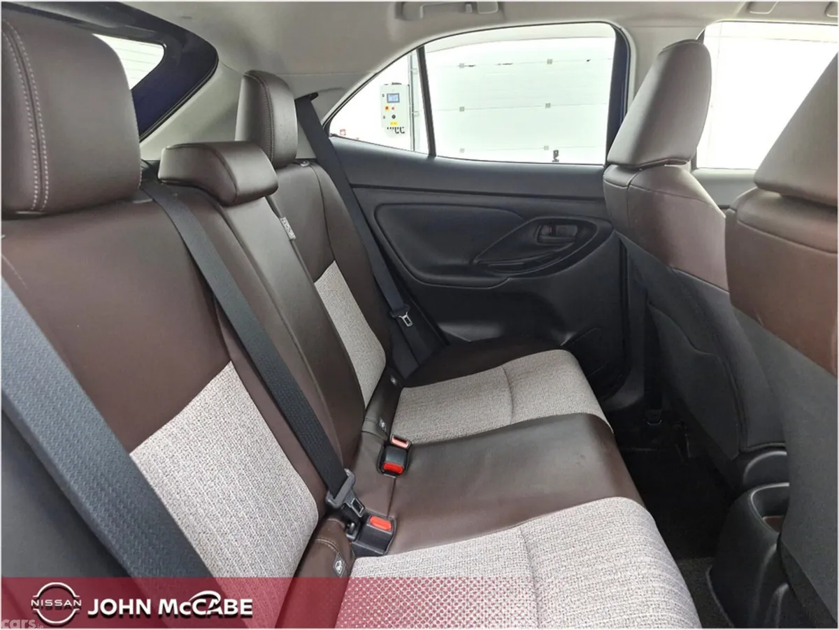 Toyota Yaris Cross Hatchback, Petrol Hybrid, 2021, Blue