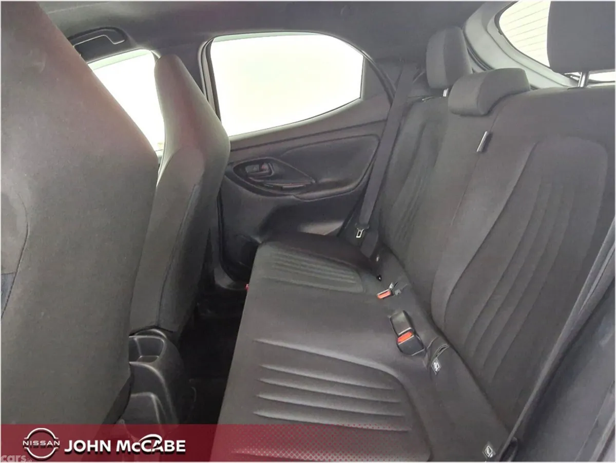 Toyota Yaris Hatchback, Petrol Hybrid, 2023, White