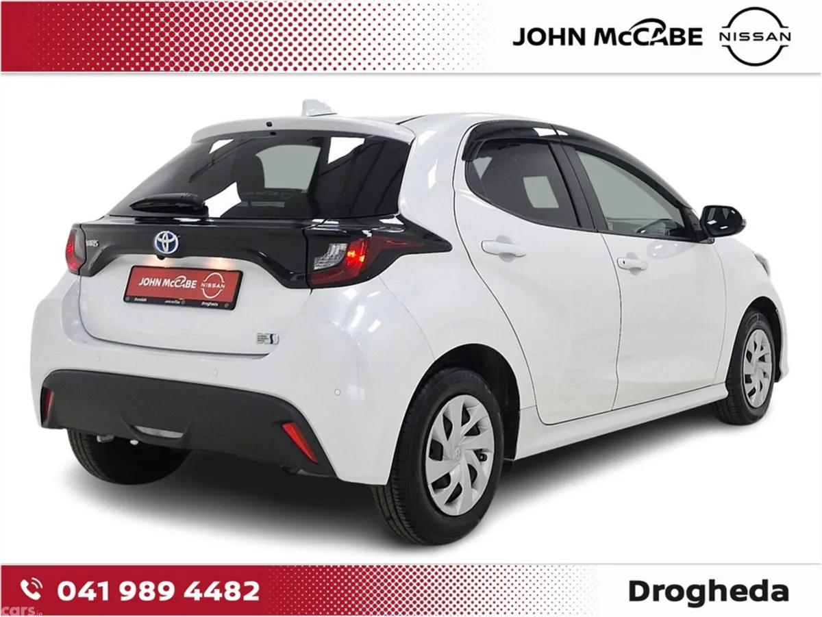 Toyota Yaris Hatchback, Petrol Hybrid, 2023, White