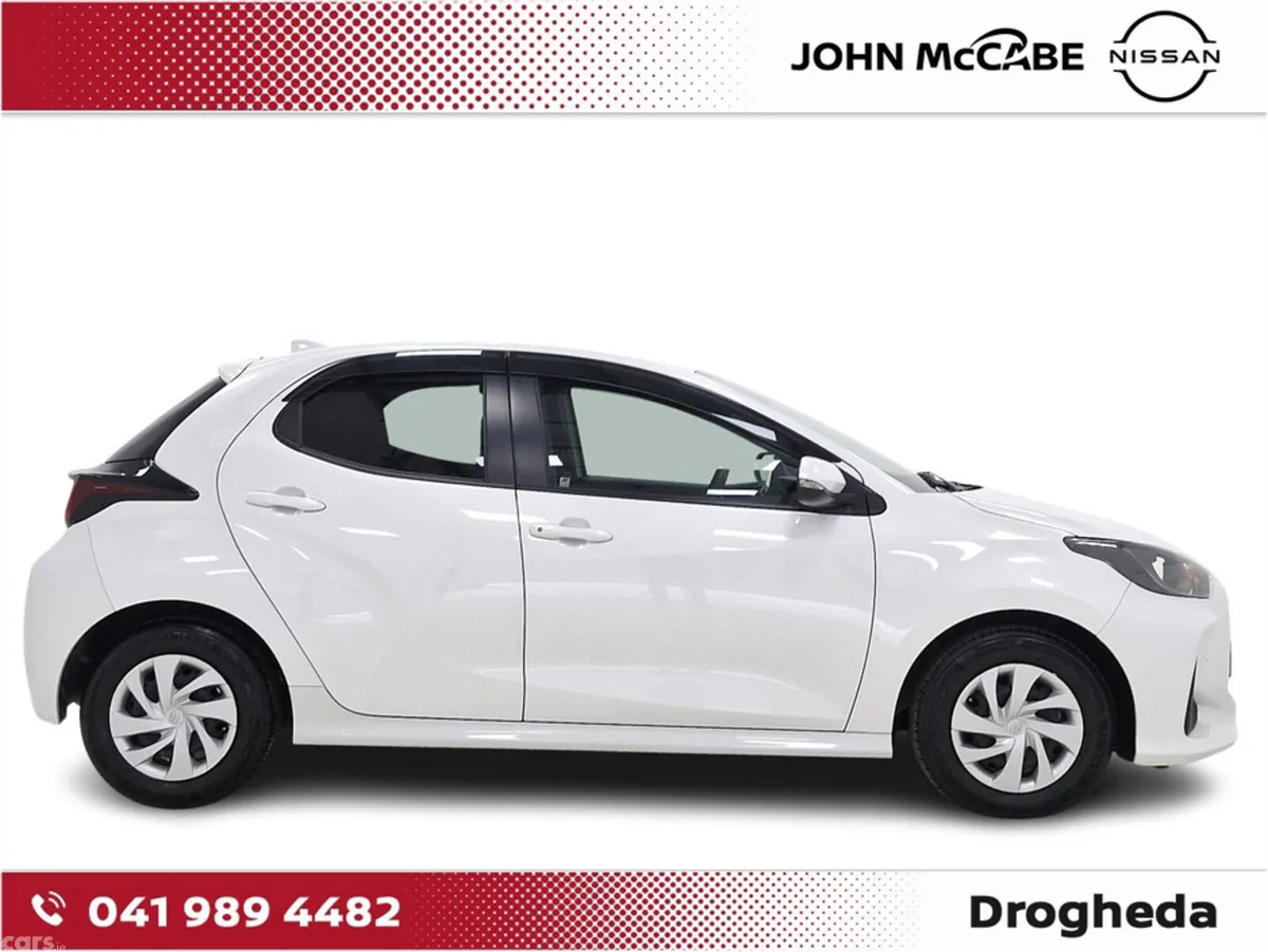 Toyota Yaris Hatchback, Petrol Hybrid, 2023, White