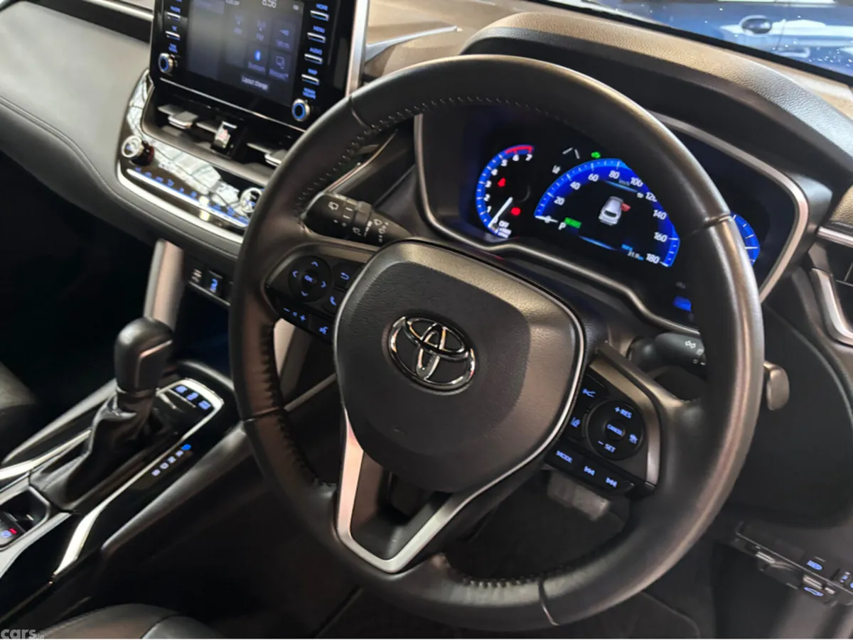 Toyota Corolla Cross Hatchback, Petrol Hybrid, 2024, Blue