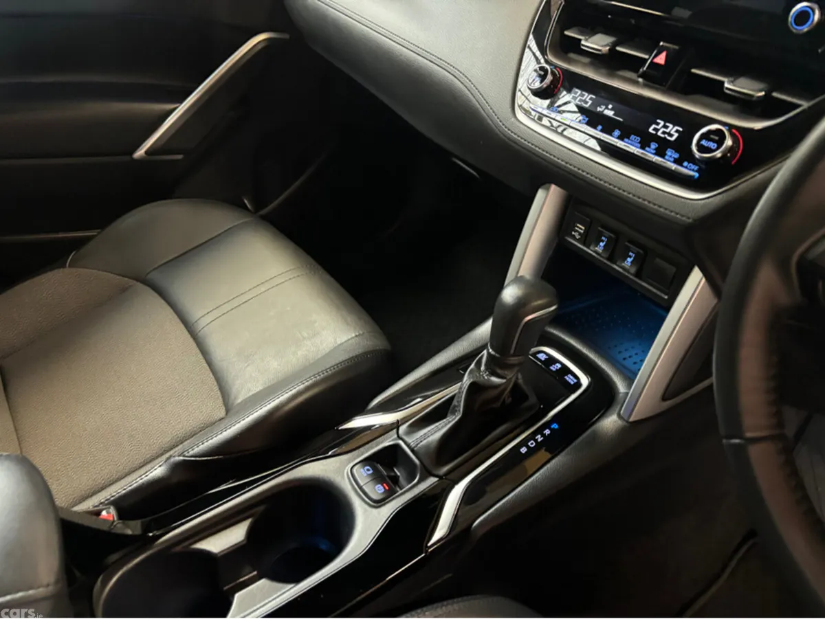 Toyota Corolla Cross Hatchback, Petrol Hybrid, 2024, Blue