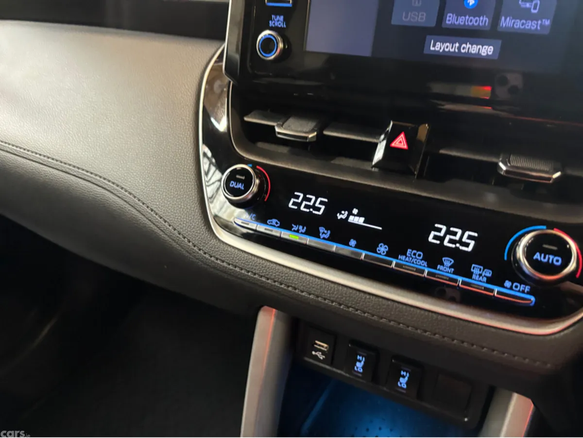 Toyota Corolla Cross Hatchback, Petrol Hybrid, 2024, Blue
